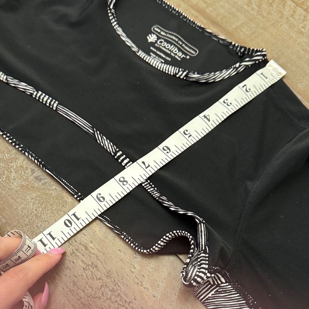 Coolibar Black and White Women's Crop swim top - Picture 10 of 10
